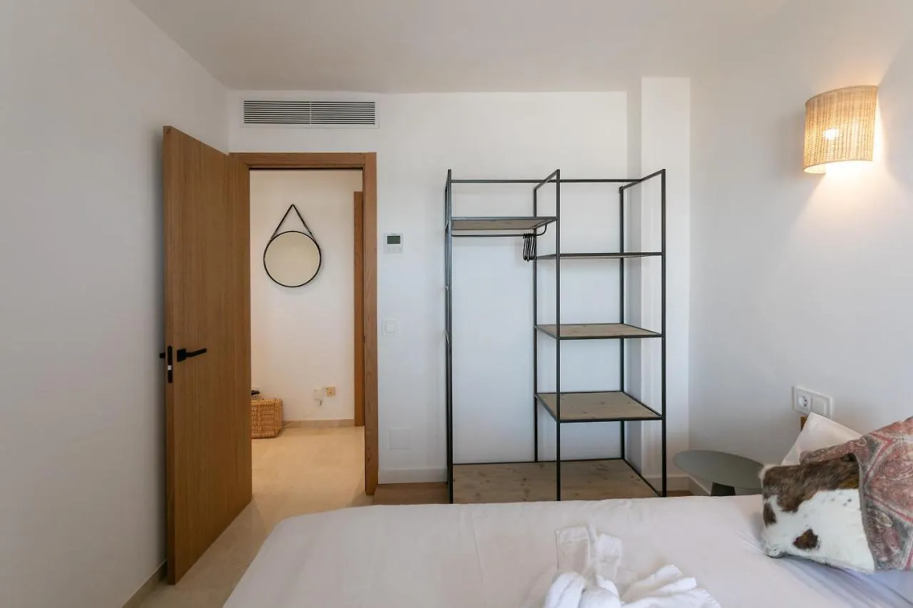 Beachfront Holiday Apartment Lotja 7 - Grupo Berna Colonia de Sant Jordi